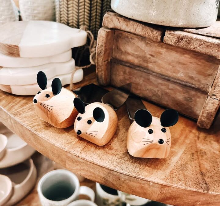 Three tiny mice… who are also knives